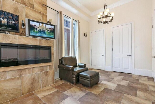 Photo - 1818 Carondelet St Unit SI FL3-ID1269243P
