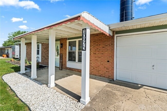 Building Photo - 10975 Comanche Dr