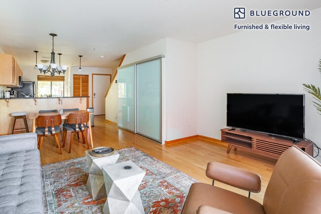 Photo - 730 NW Naito Pkwy Unit FL1-ID15