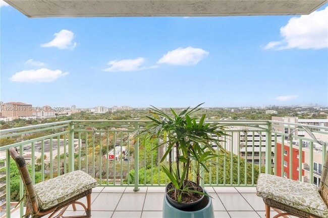 Building Photo - 3500 Coral Wy Unit PH10