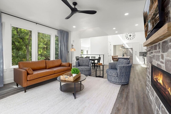 Building Photo - 15 Dearhurst Rd Unit ID1221890P