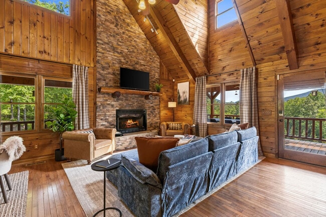 Building Photo - 181 Sugar Mountain Rd Unit ID1252489P