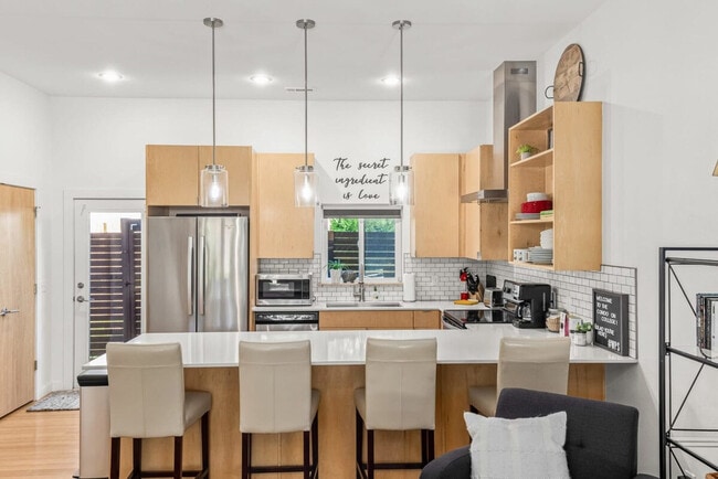 Photo - 352 W 5th St Unit ID1241297P