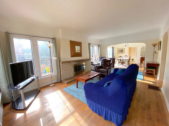 Building Photo - 3574 Lynnfield Rd Unit ID1057683P