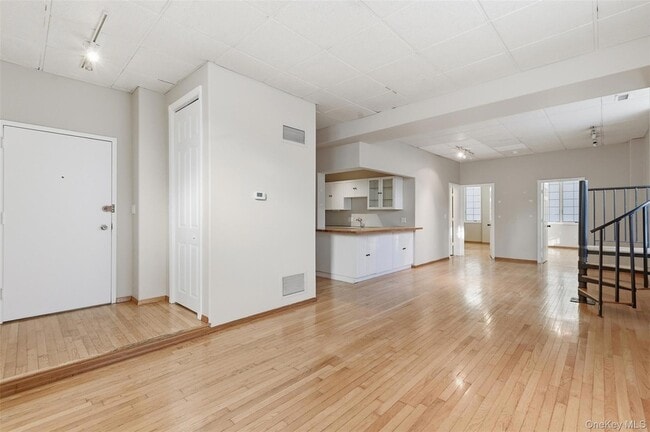 Building Photo - 248 Depew Ave Unit 2