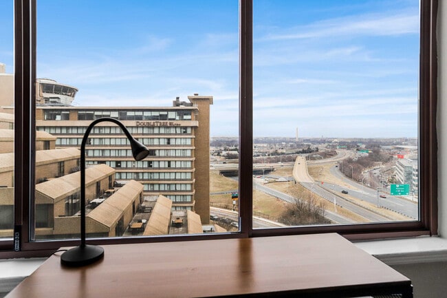 Photo - 401 12th St S Unit FL14-ID1056569P