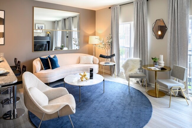 Photo - Sophia Square