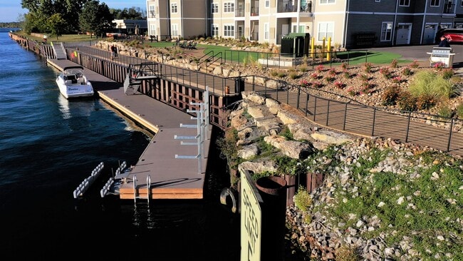Kayak Launch and Boat Dock - 600 River Road Apartments