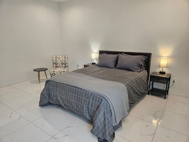 Photo - 702 5th St Unit ID1268422P