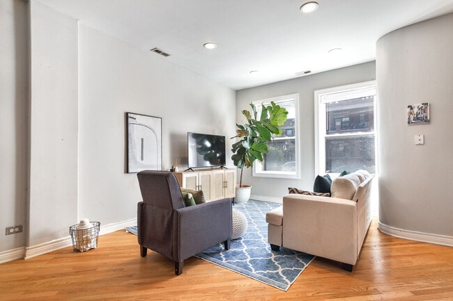 Photo - 2238 W Barry Ave Unit ID1359764P