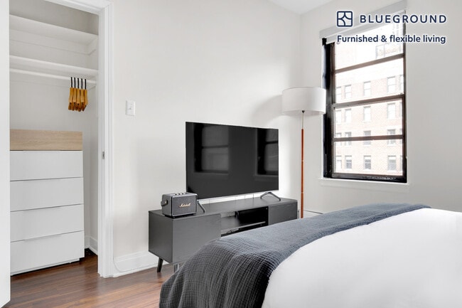 Photo - 200 E Chestnut St Unit FL15-ID619