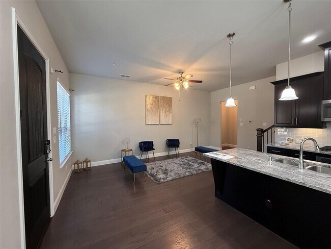 Photo - 6120 Rilla St