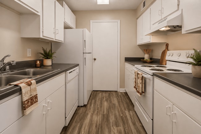 Photo - Forestbrook Apartments and Townhomes