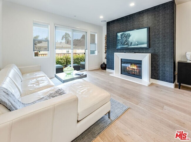 Photo - 4820 Bellflower Ave Unit 208