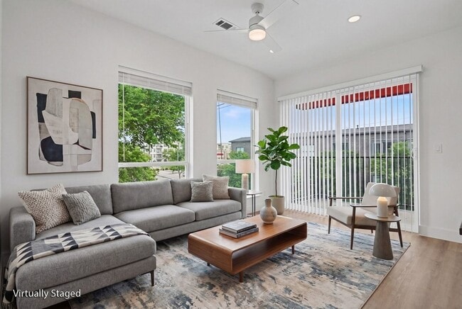 Photo - 2217 N Fitzhugh Ave Unit 302