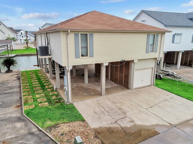 Photo - 336 Admiral Cir