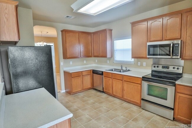 Photo - 830 Campion Red