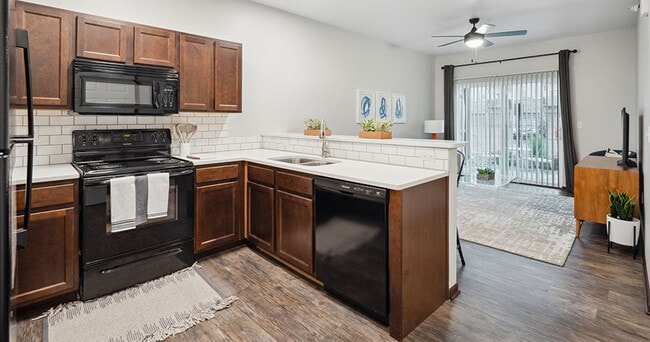 Building Photo - Walnut Lake Apartments