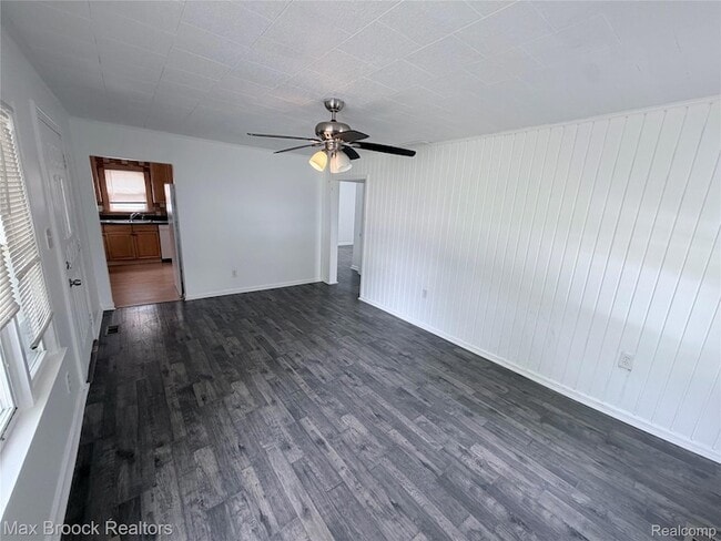 Photo - 1130 Birchwood Ave