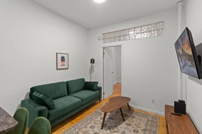 Building Photo - 1727 2nd Ave Unit SI ID1604406P