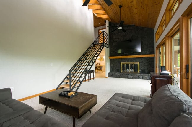 Building Photo - 201 Bluebird Ln Unit SI ID1597162P
