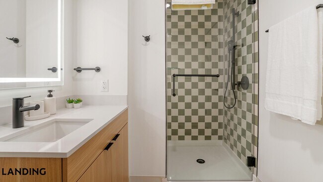 Photo - 1529 N Fremont St Unit 215