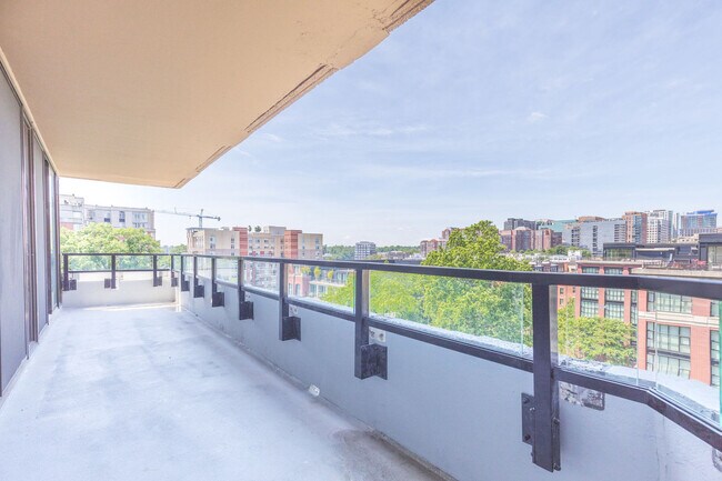 Photo - 1550 Clarendon Blvd Unit FL7-ID1024599P