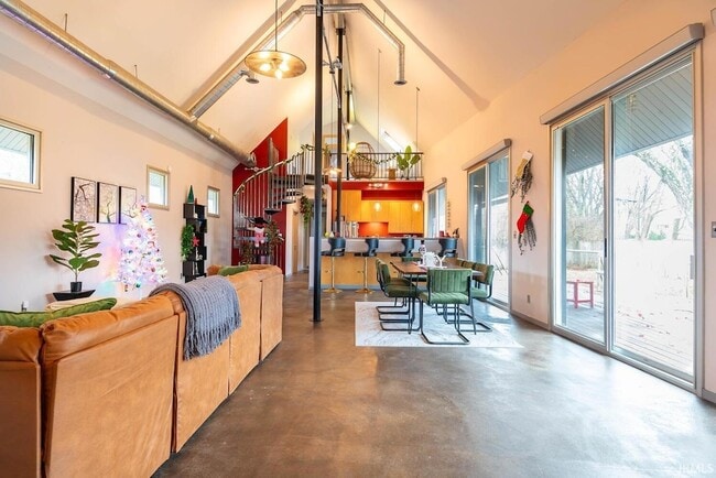 Photo - 612 N Kerry Dr