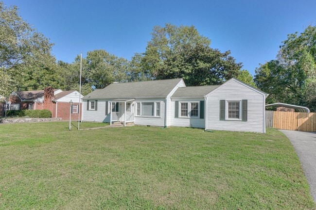 Building Photo - 1402 N Tennessee Blvd