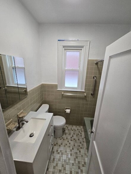 Photo - 51-20 47th St
