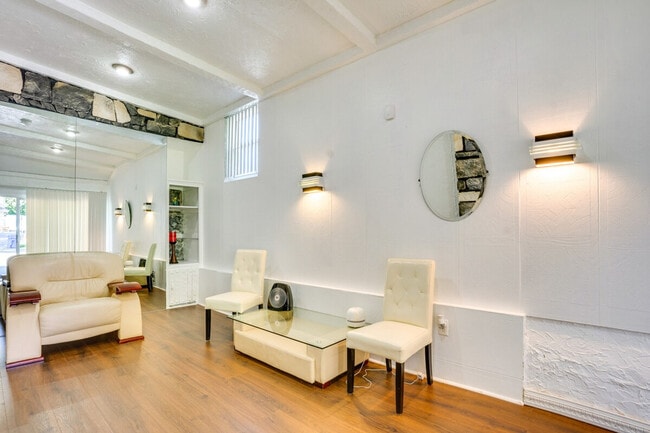 Photo - 112 Rockwood Pl Unit ID1299868P