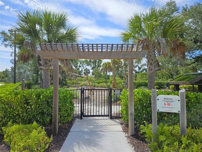 Photo - 15285 Shady Palms Ln