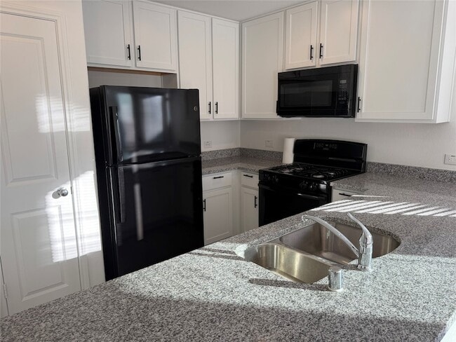 Building Photo - 9012 Red Fox Trl