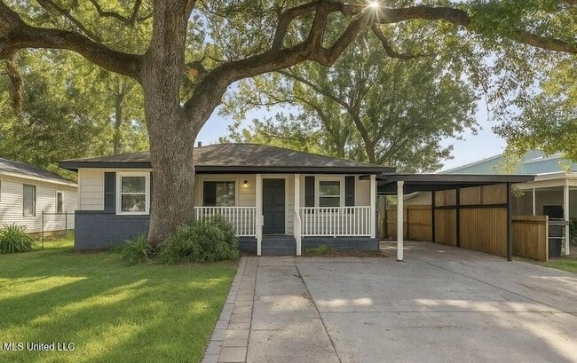 Building Photo - 222 Benachi Ave