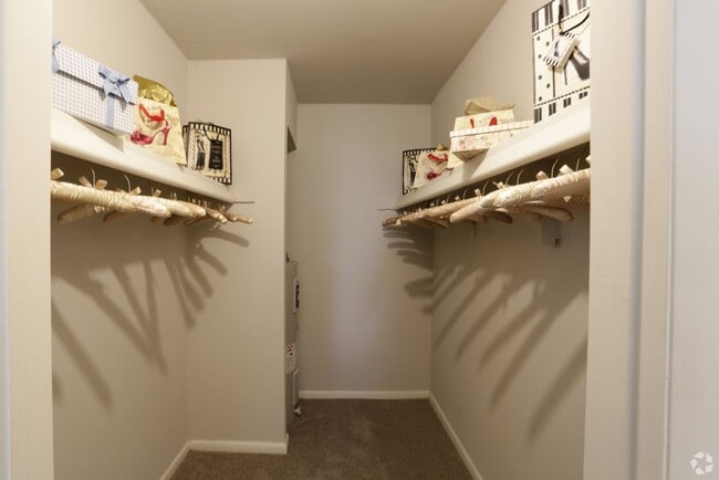 Photo - Metropolitan Tareyton Estates