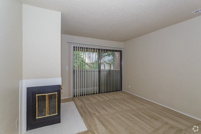 1BR, 1BA - 721 SF The Oak - Oak Ridge Apartments