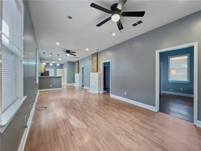 Photo - 1824 Allen St