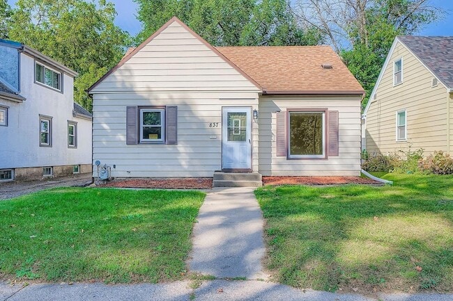 Photo - 837 Bidwell St