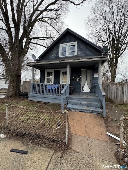 Building Photo - 154 Frank St