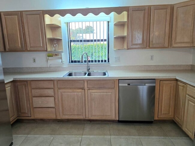 Photo - 2511 N Orangewood St