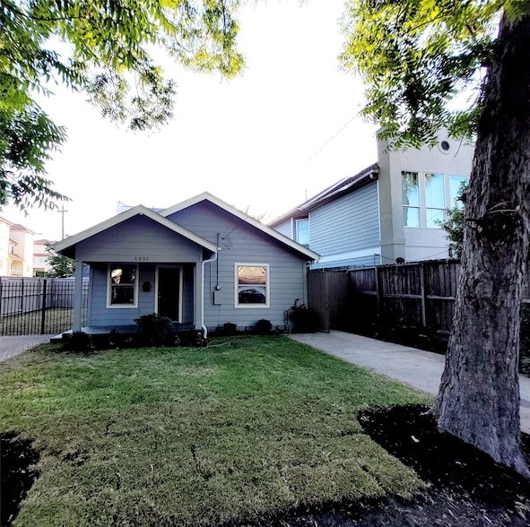 Photo - 1501 Asbury St