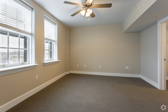 1BR,1BA,688SF - St.Joseph - The LaSalle