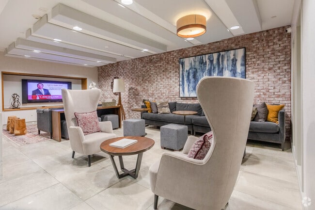 Resident Lounge - The Mariner