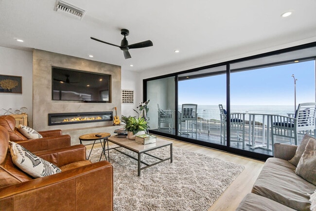 Building Photo - 3470 Carlsbad Blvd Unit ID1292578P