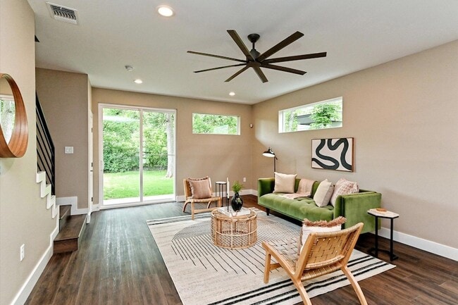 Photo - 1202 Cometa St Unit B
