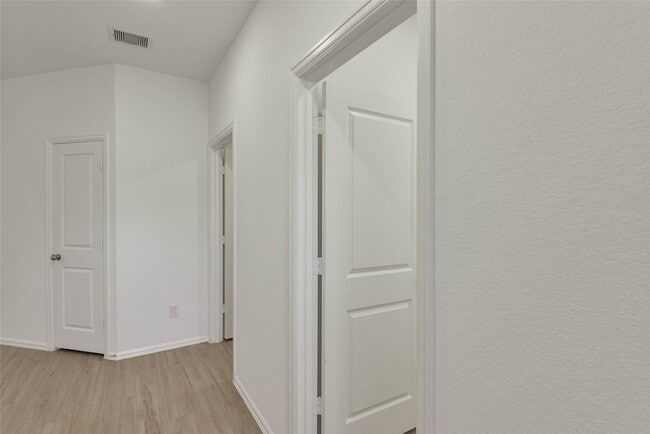 Photo - 1935 Barrett Gables Dr