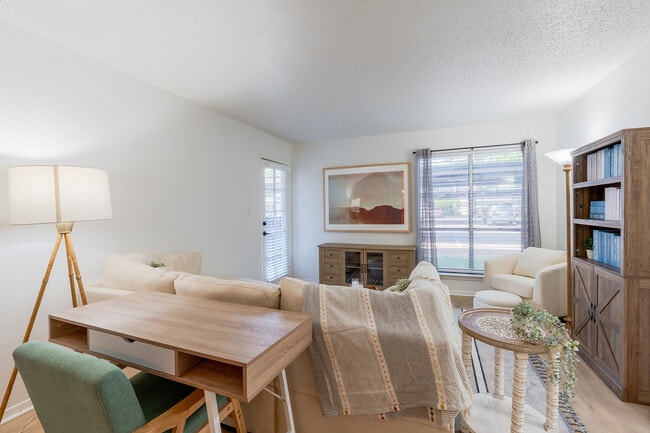 Photo - ReNew Towne Oaks