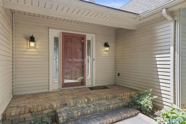 Photo - 815 Baylor Dr SE