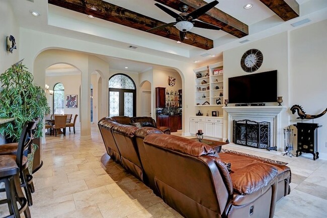 Photo - 1611 Lynnview Dr