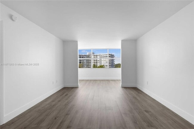 Photo - 1300 NE Miami Gardens Dr Unit 517E